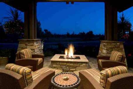 How to Design a Cozy Outdoor Space for Autumn